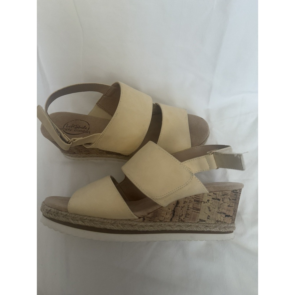 LifeStride Women's Zuri Ankle Strap Comfort Dress Sandals Tan/ Off Size:10